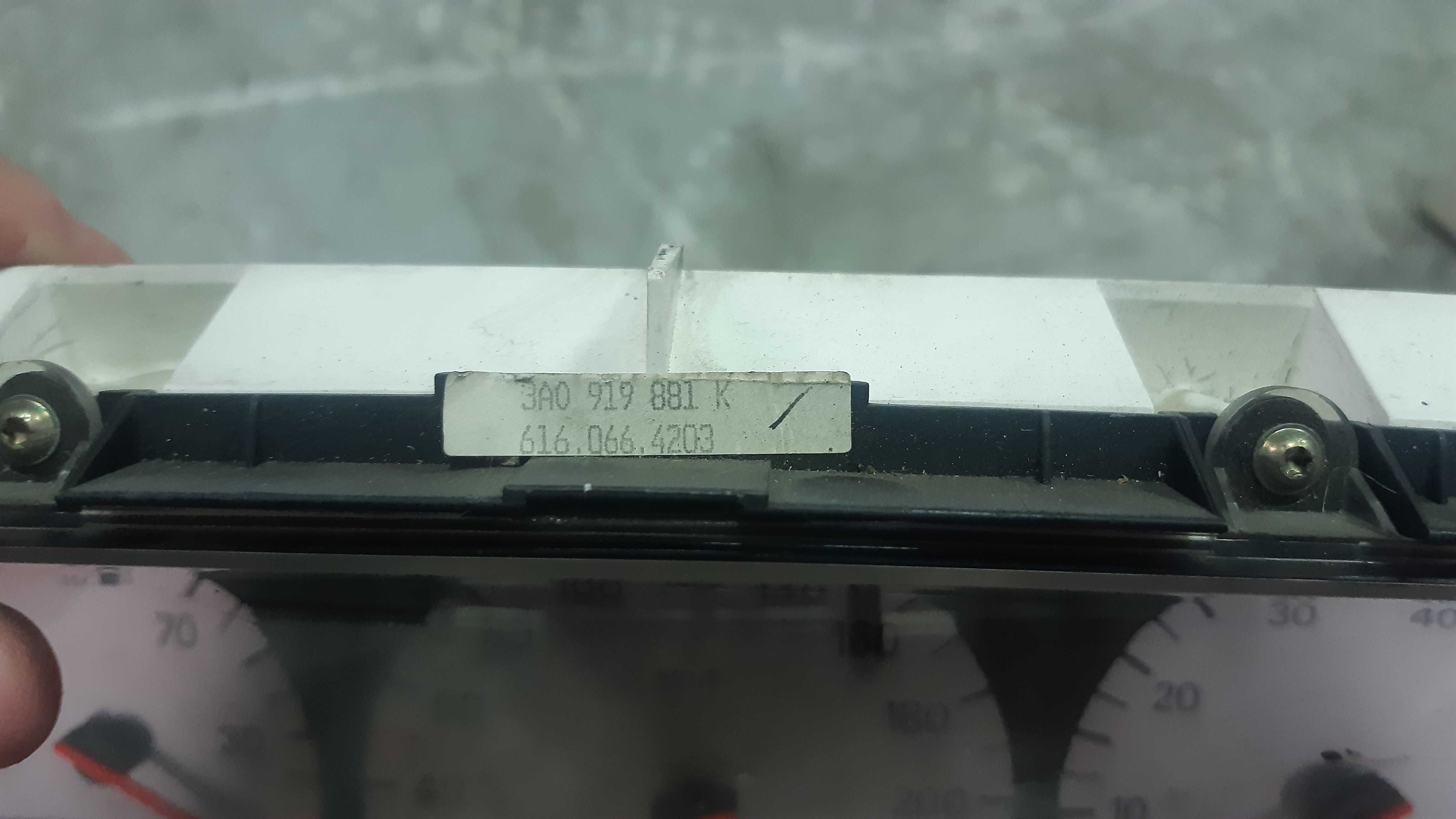 Licznik prędkościomierz passat b4 1.6 1.8 2.0 benzyna 240km/h