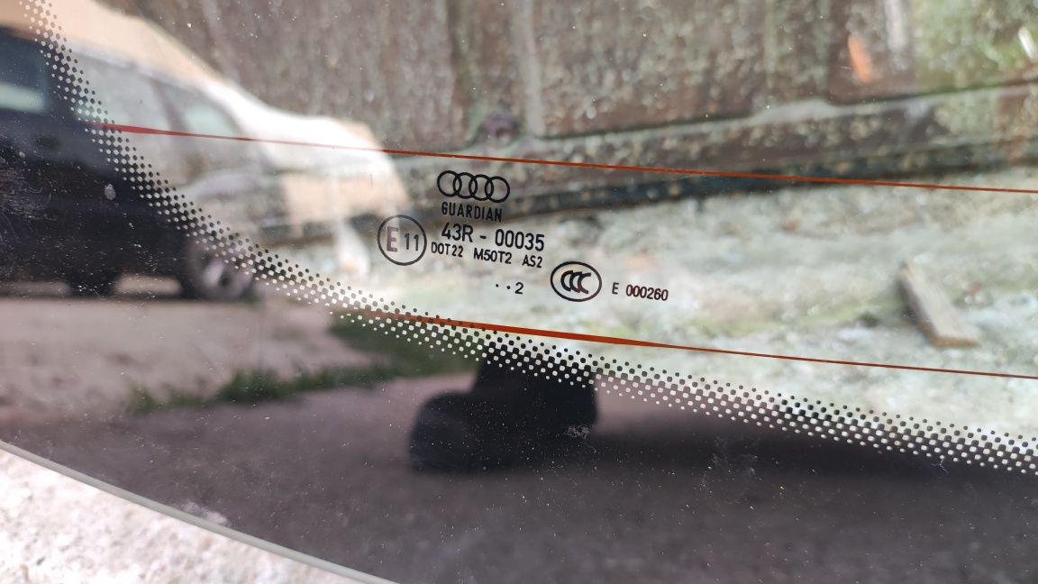 Szyba tylna tył Audi A8 D4 12 rok
