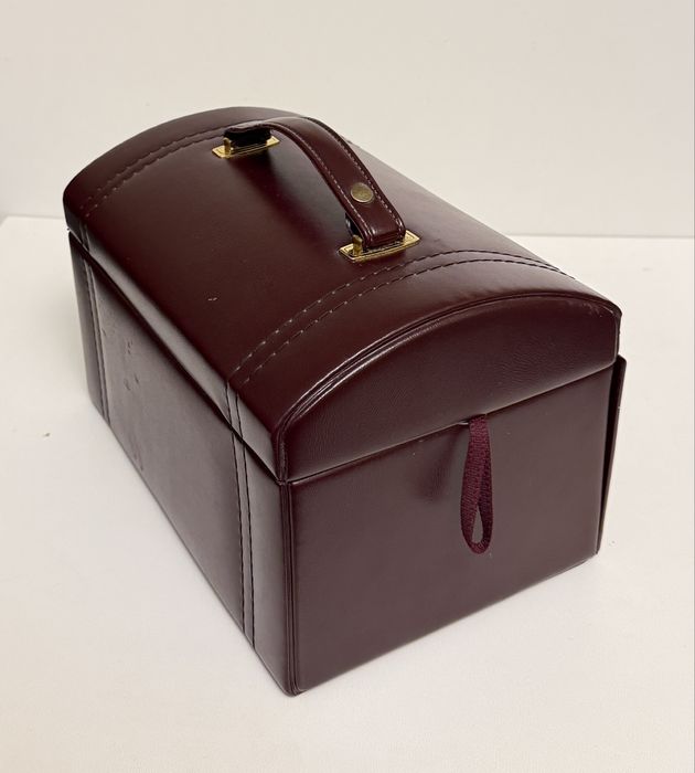 Kuferek na biżuterię