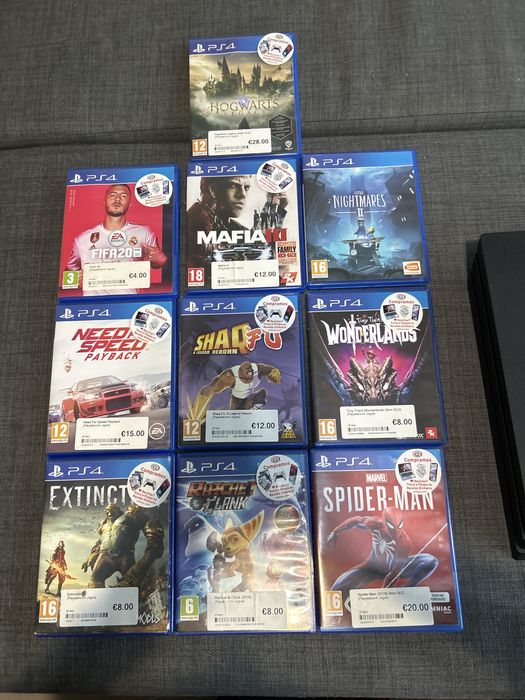PS4 + 2 comandos + 10 jogos