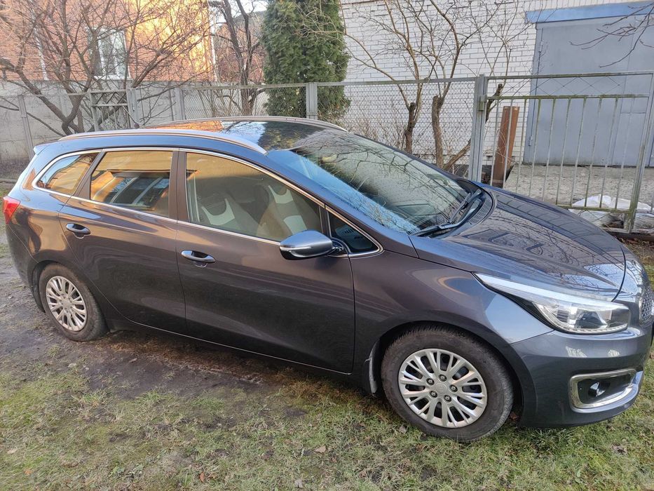 Продам автомобіль KIA cee'd 1,6 рік випуску 2016 универсал