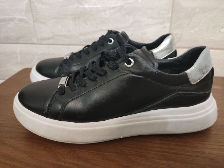 Оригінальні шкіряні кросівки Calvin Klein   37 р