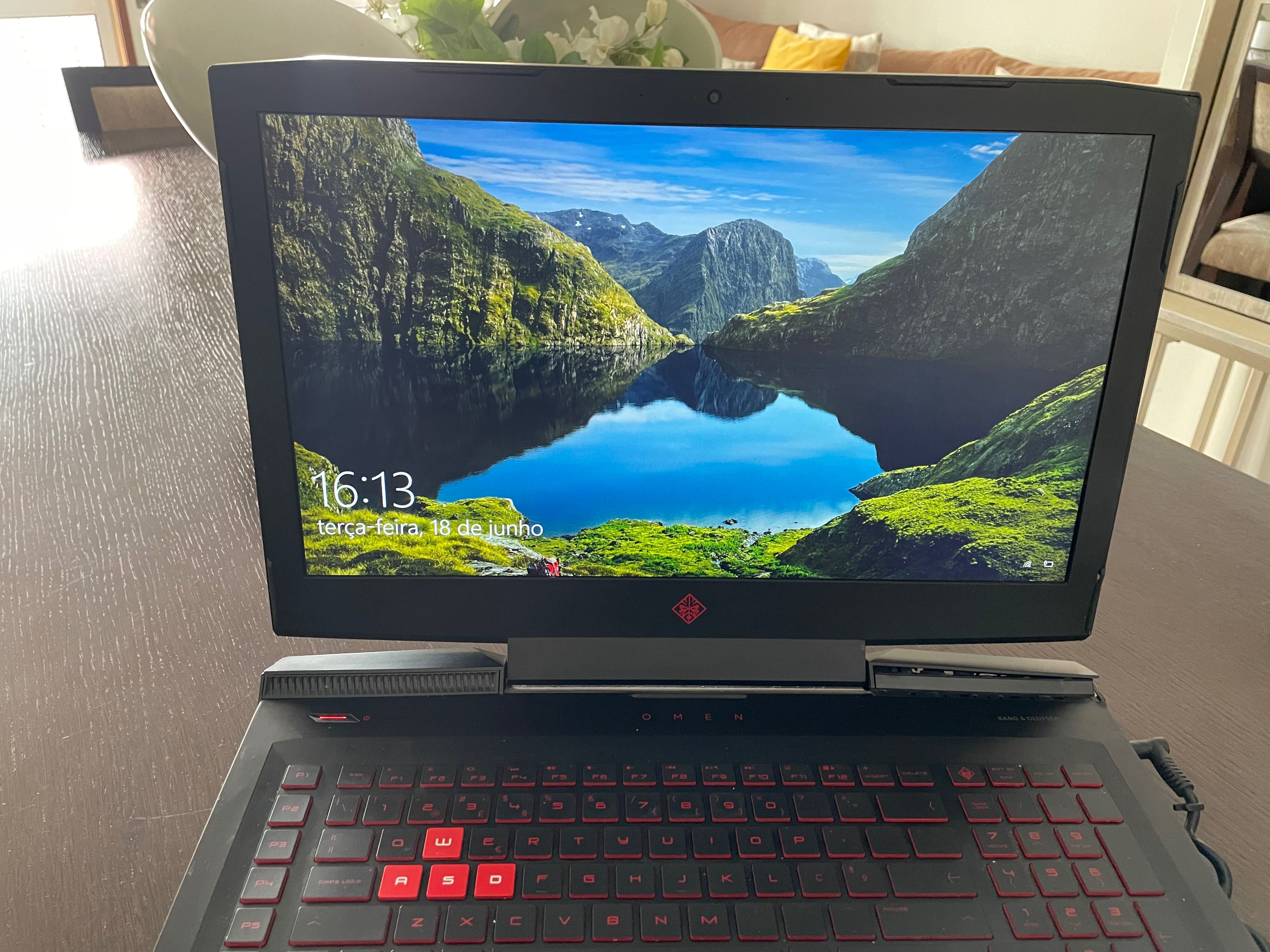 HP Omen - Core i7-8750H - 16GB 1128GB NVIDIA GeForce GTX 1070