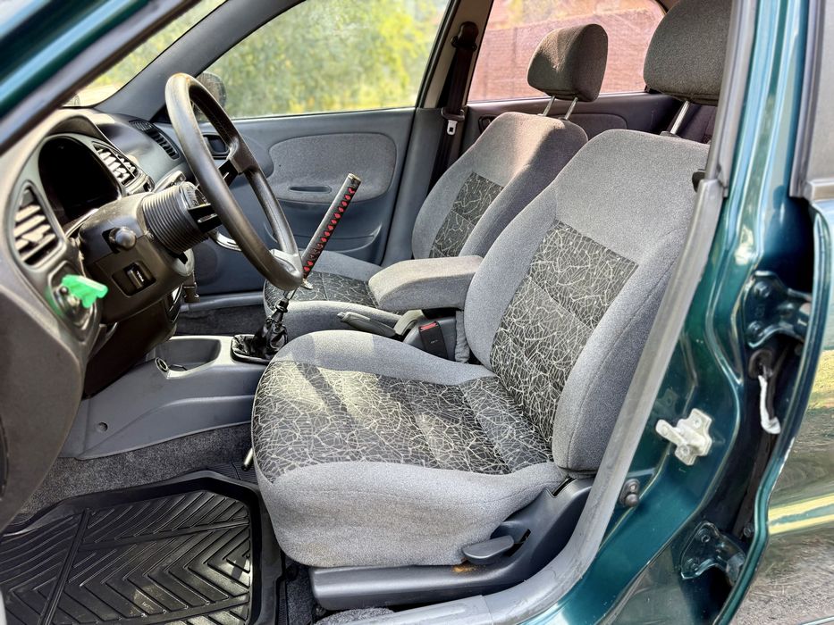 Daewoo Lanos 2.5 V6 Opel x25xe