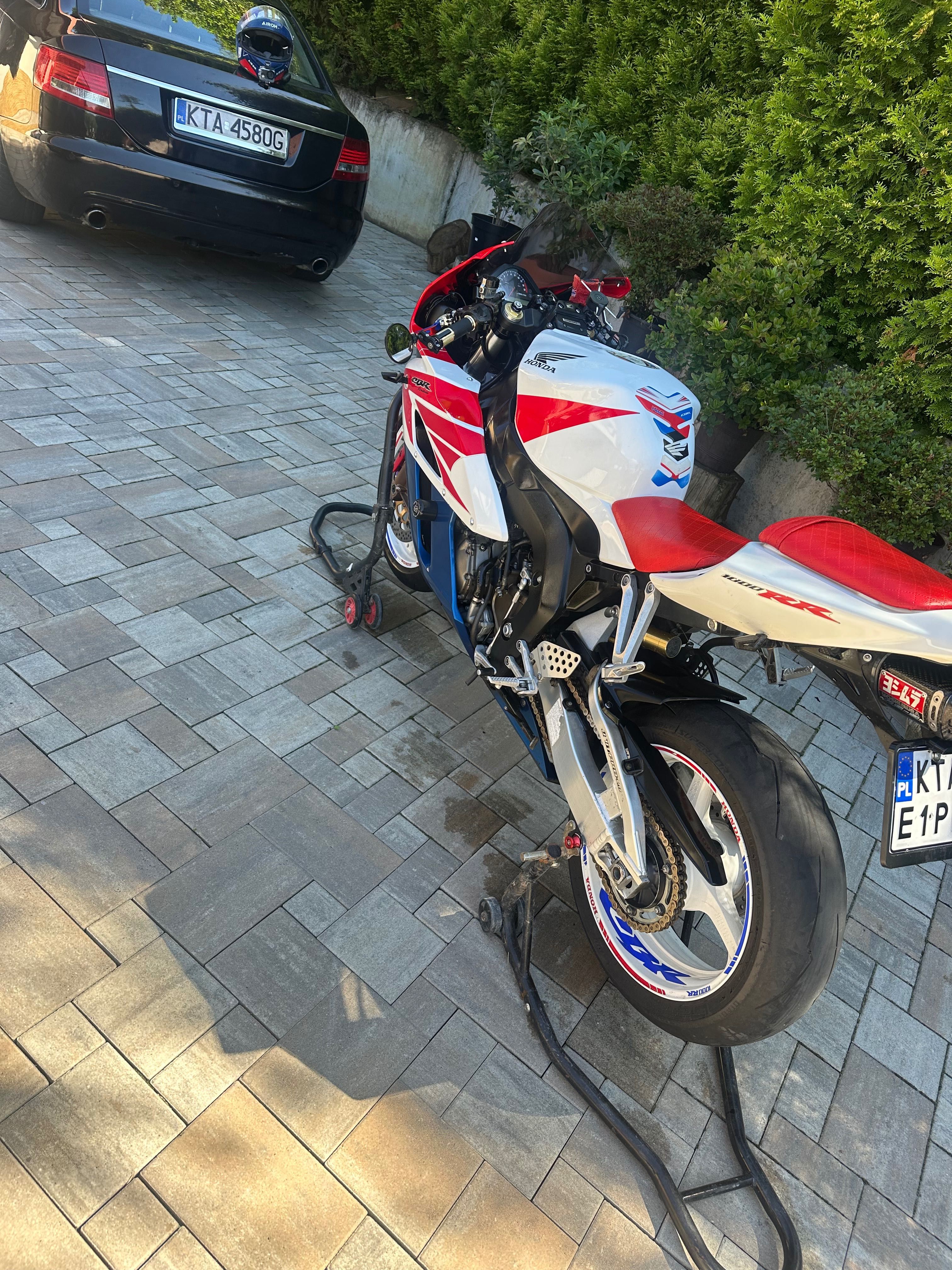 Honda CBR 1000rr sc 57