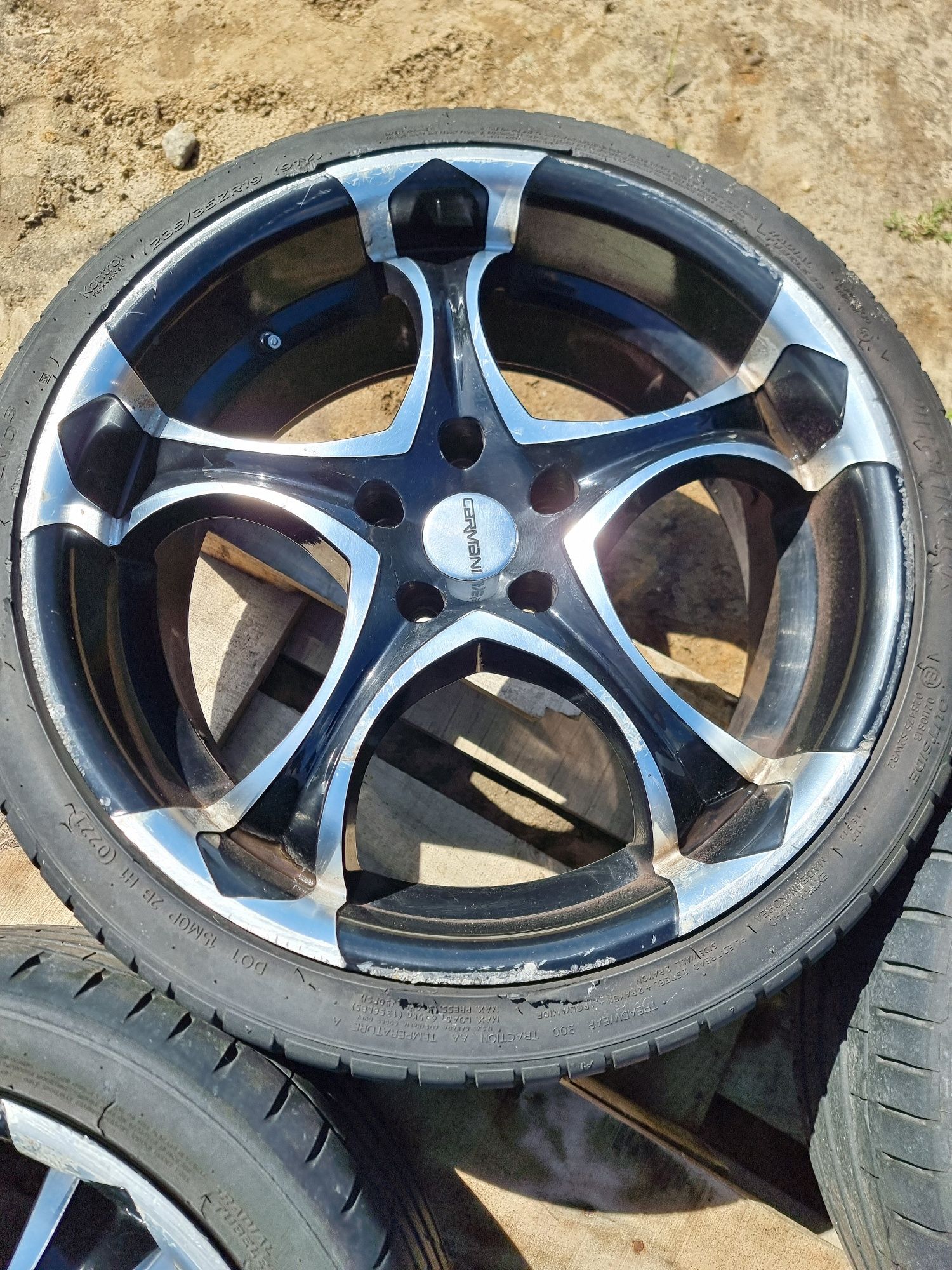 4x Felgi aluminiowe 5x114.3 z oponami letnimi 235 35 r19 Hankook
