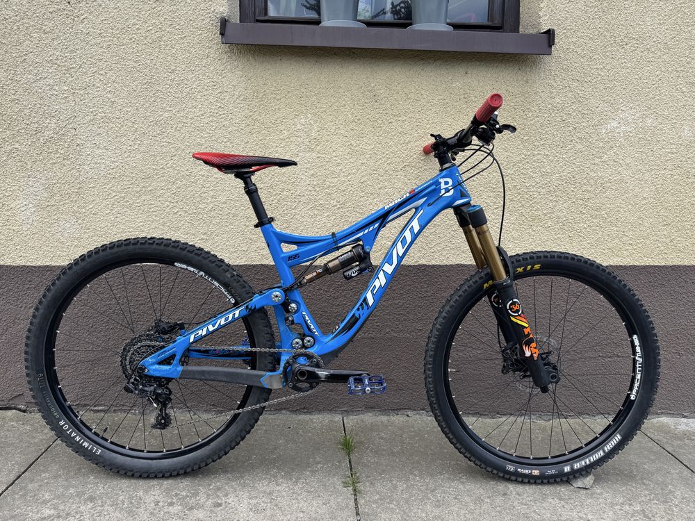 Pivot Mach 6 Carbon 27.5”