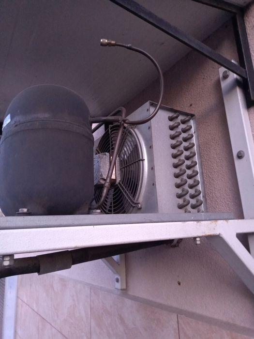 Lodówka sklepowa chłodziarka z agregatem