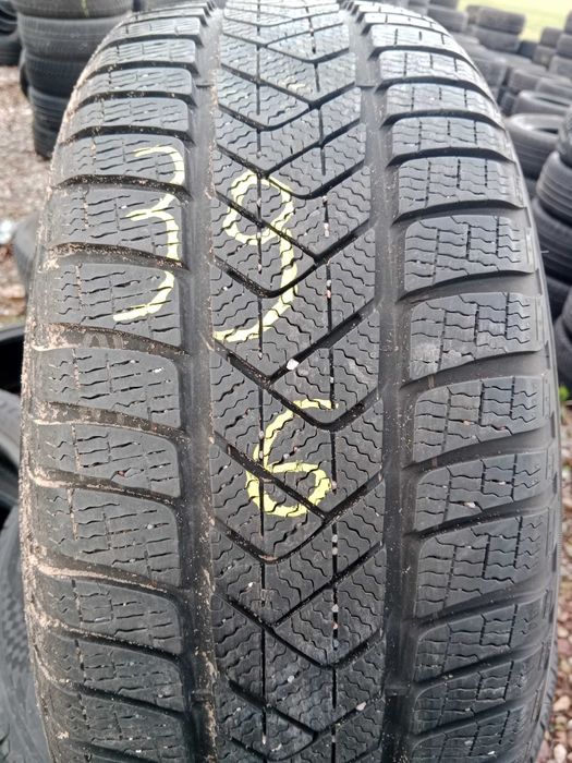 Opona używana 225/60R17 Pirelli Winter Sottozero 3 1szt.