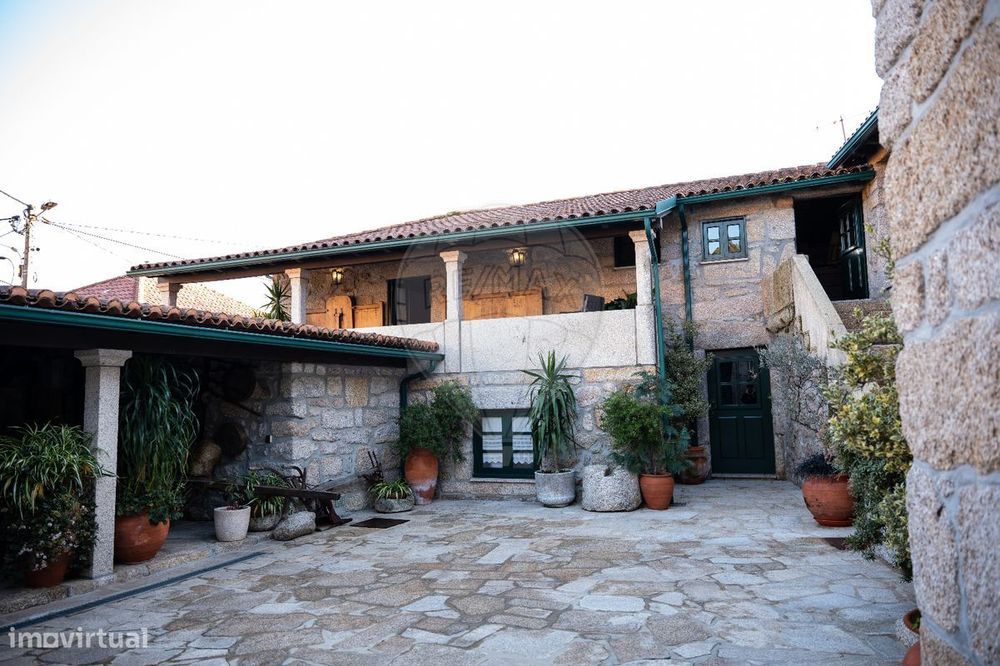 Moradia T4 para venda