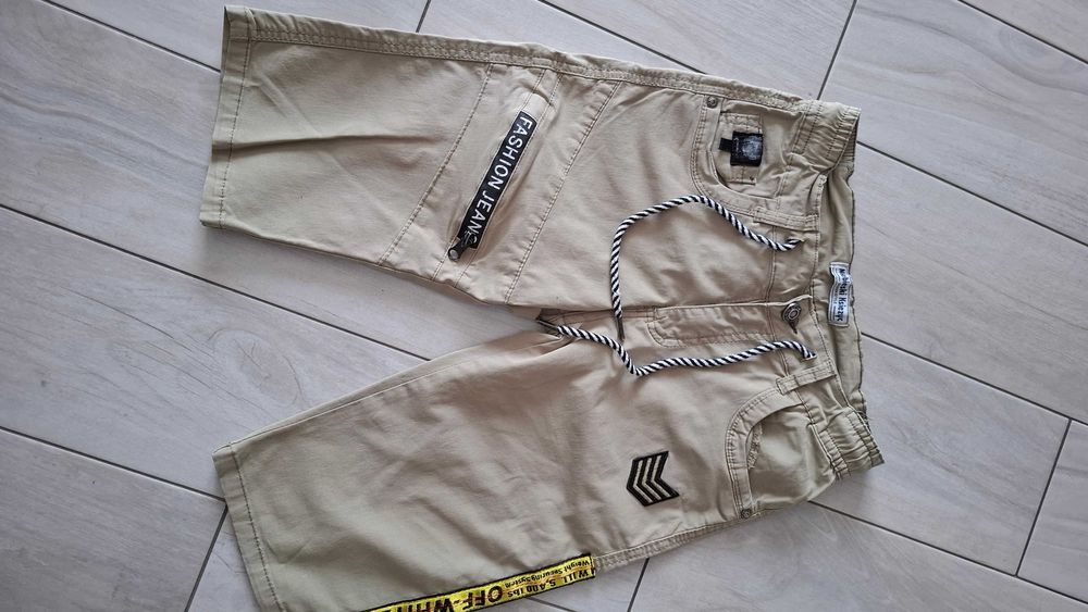 Spodenki krótkie/bojówki (Rozmiar 146-152)