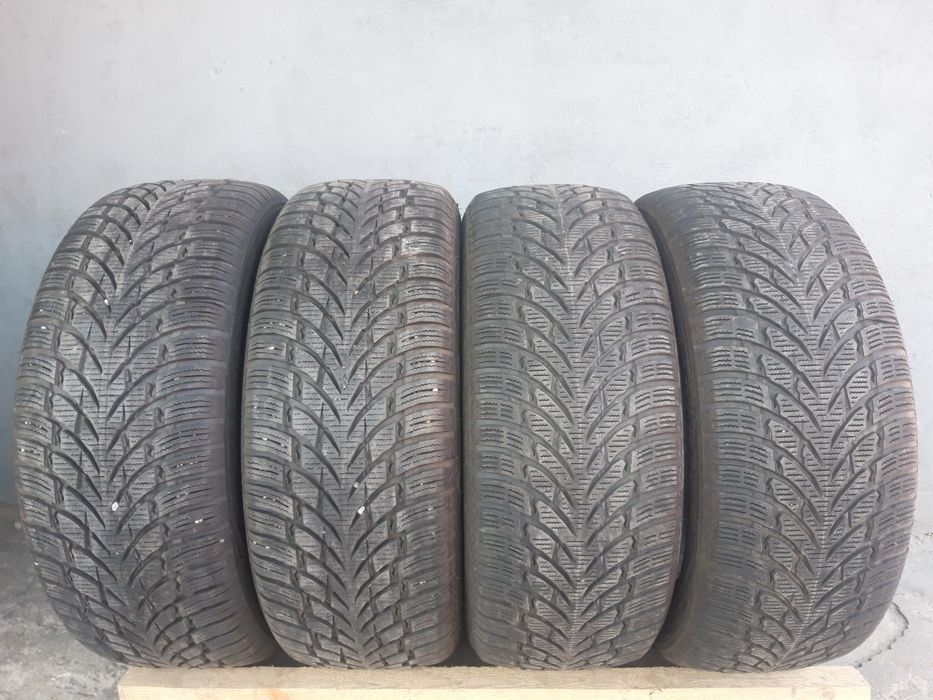Комплект зимових шин Nokian 235/55R18