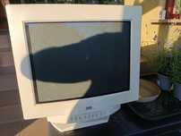 Monitor CRT 17" za darmo