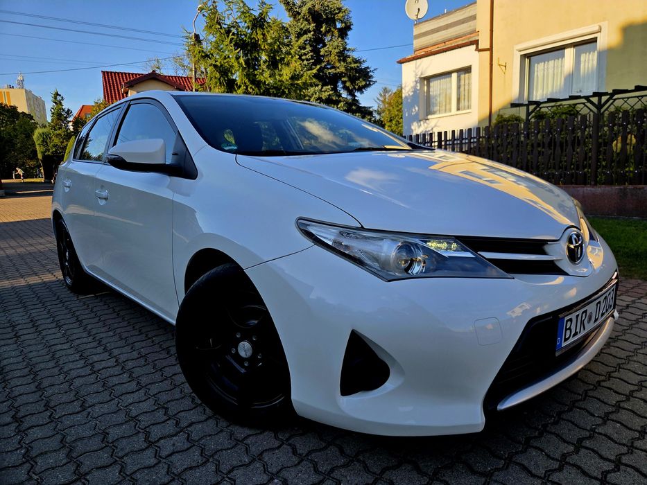 Toyota Auris 1.6 benzyna 2013 rok