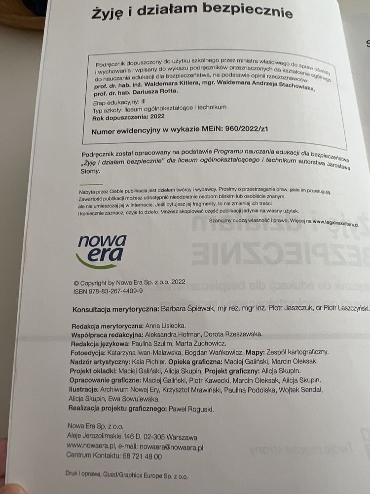 Podręcznik EDB Żyję i działam bezpiecznie