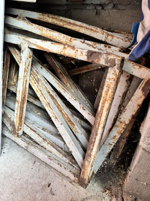 металеві ферми 4 шт 3,7 х 0,35 4 шт 4,7 х 0,35