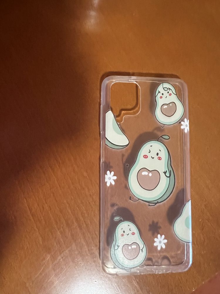 Vendo 4 capas de telemovel A12 samsung