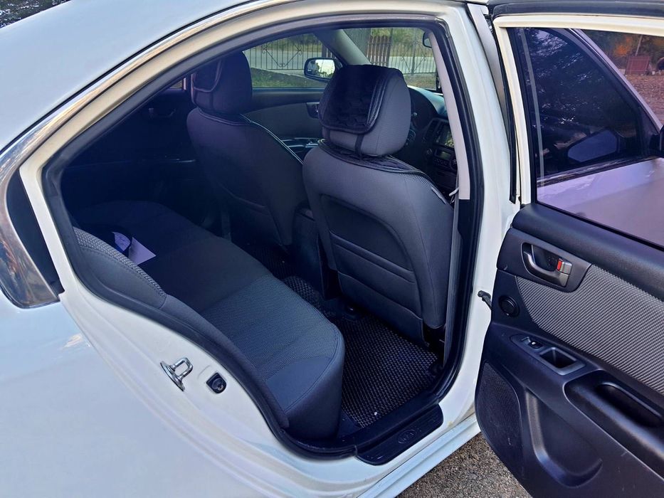 Продам KIA magentis автомат 2л