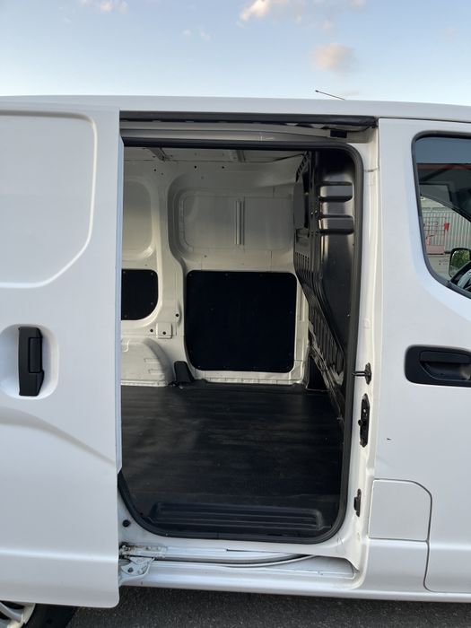 Продам бус Nissan nv200 1.5 dci