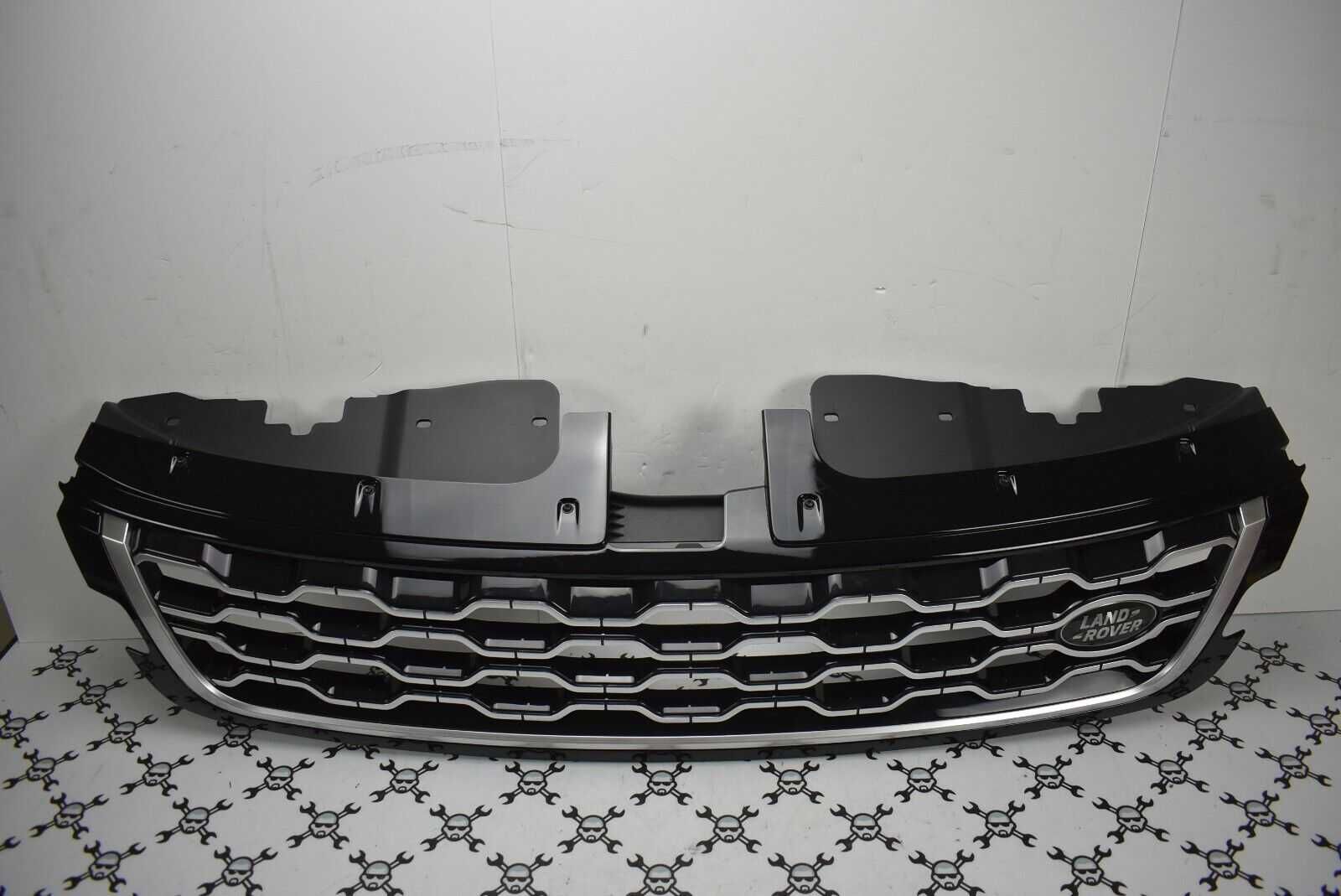 Решетка радиатора в бампер Land Rover Range Rover EVOQUE L551 18+