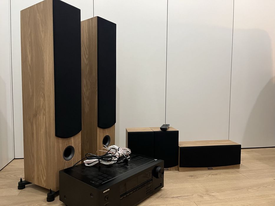 Zestaw kina domowego Onkyo TX-SR393DAB + kolumny Taga Harmony