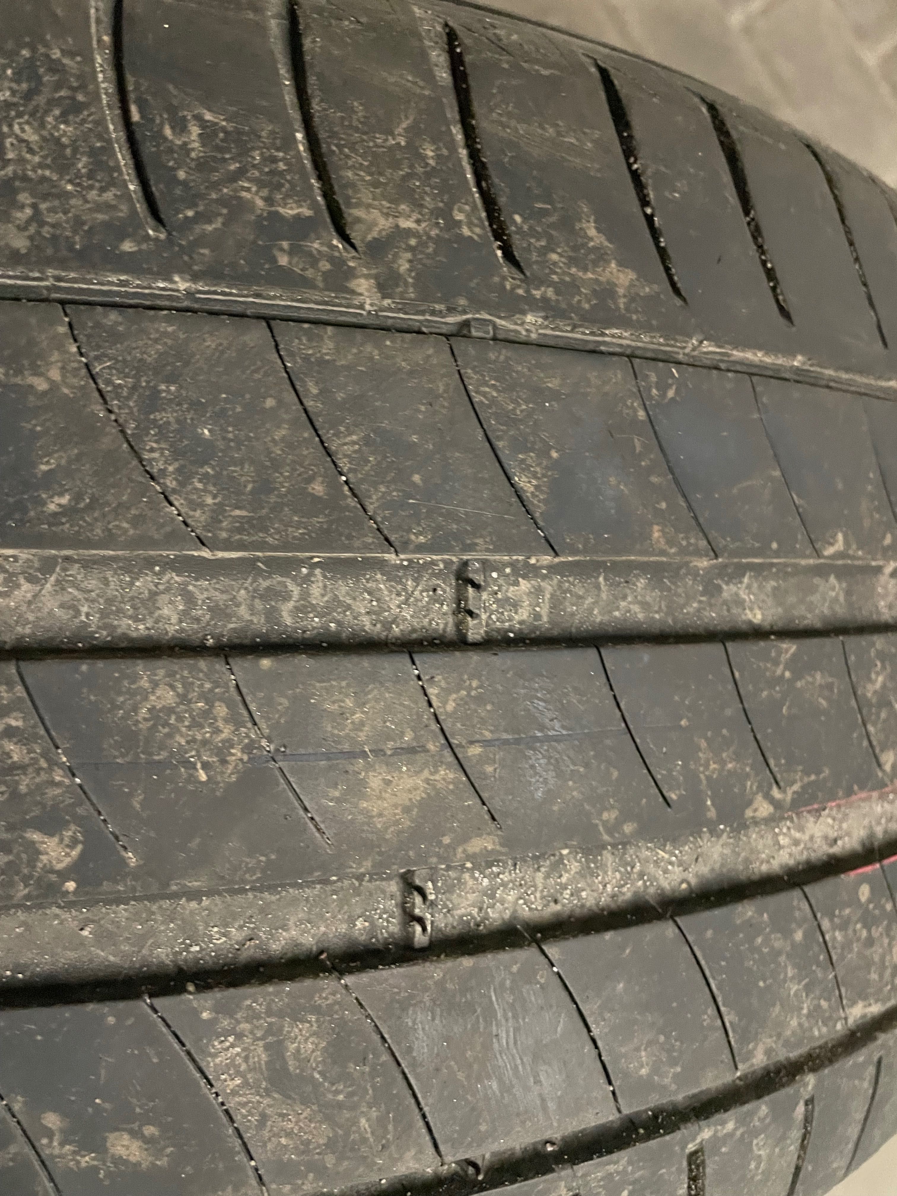 Opony Michelin Primacy 225/50/ R17 , około 5 mm / 2 sztuki