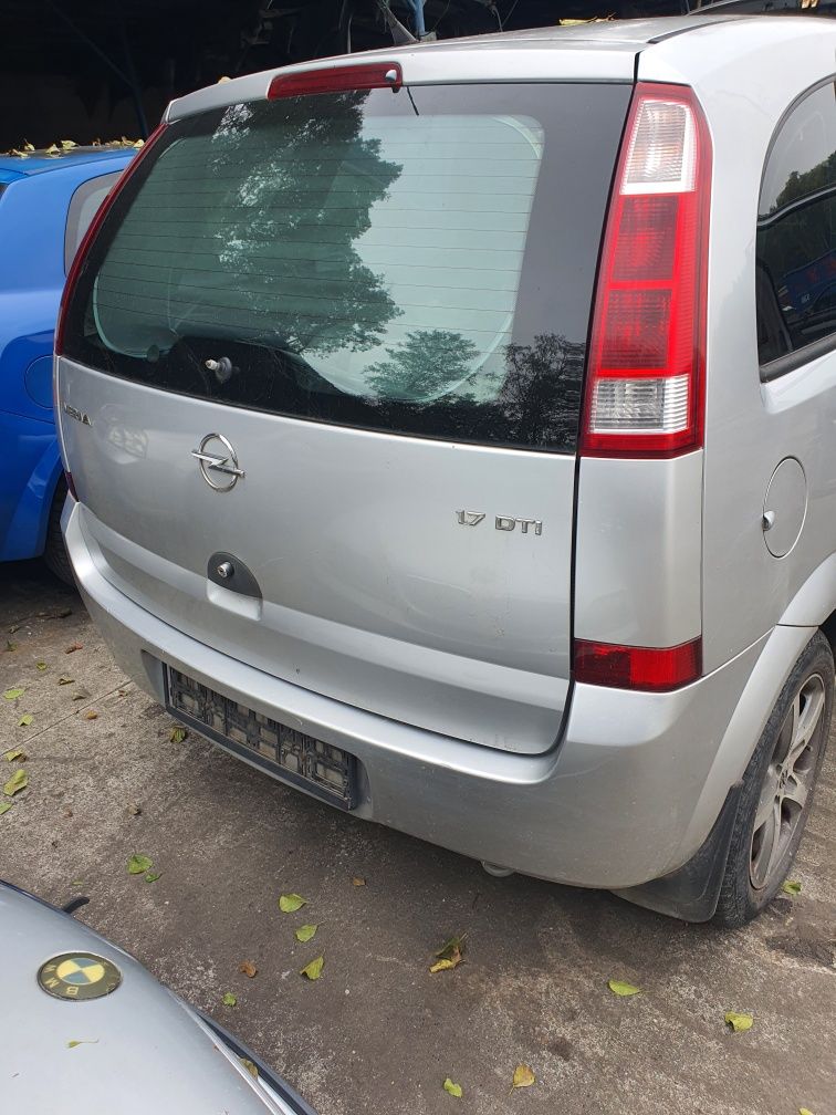 Klapa bagaznika Opel Meriva A Z 157