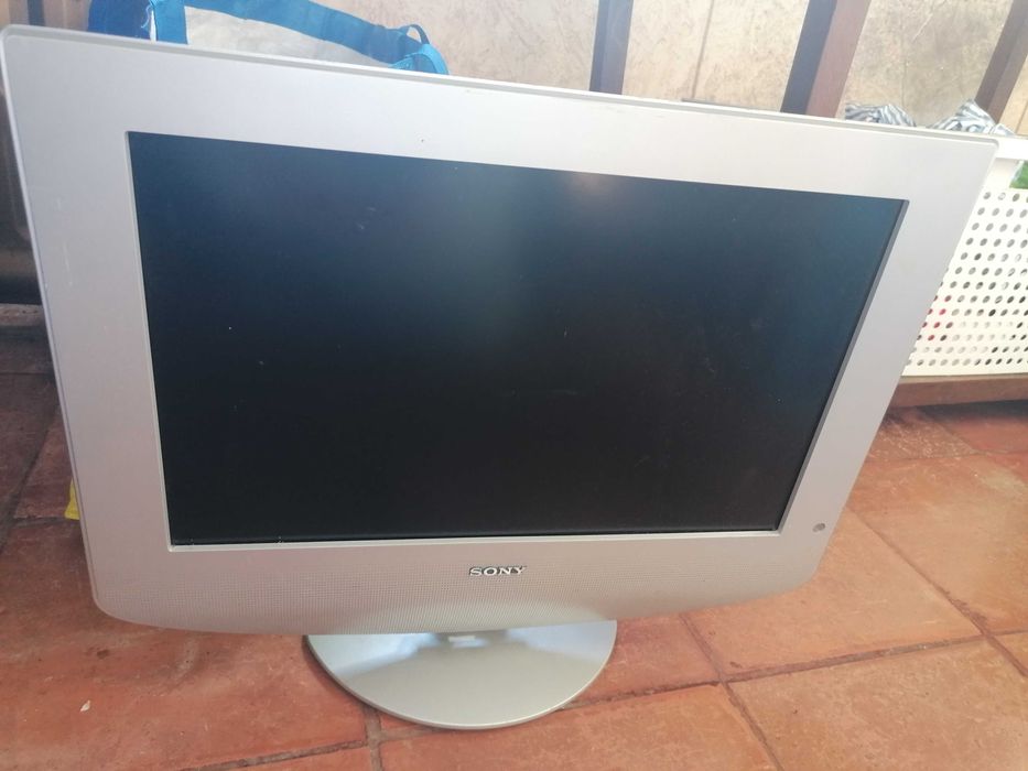 Monitor Sony 46cm largura por 40 cm altura