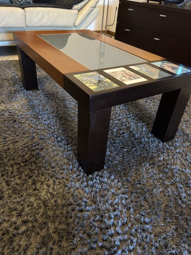 Vendo sofás, carpete, mesa de centro e movel preto