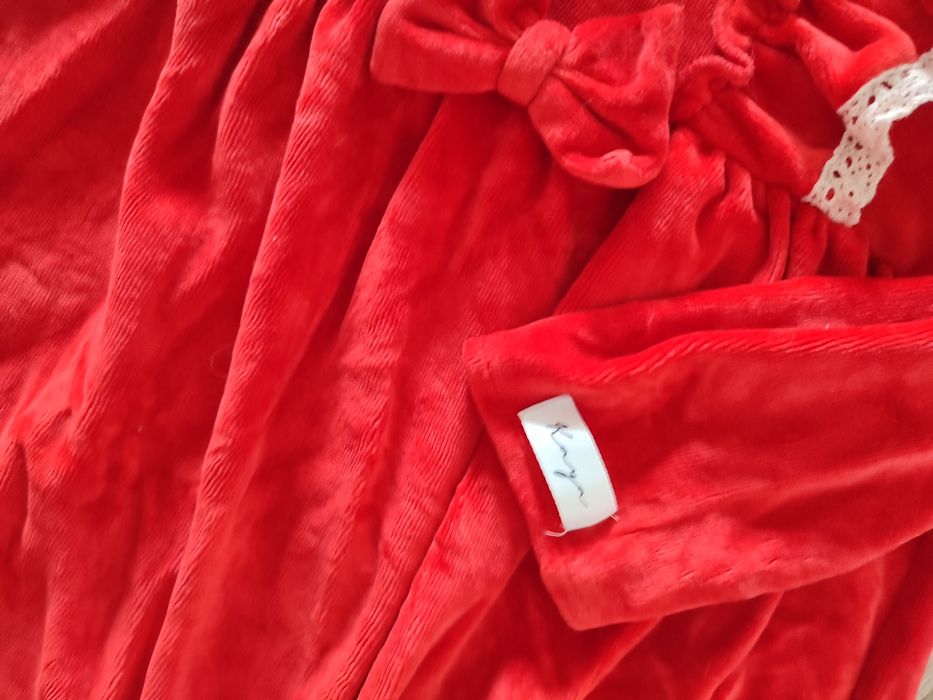 Elegancka Welurowa czerwona sukienka 116