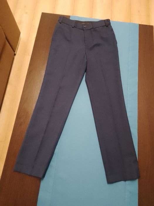 Garnitur komunijny Ferrano fashion r 134, ale wypada na większy, grana