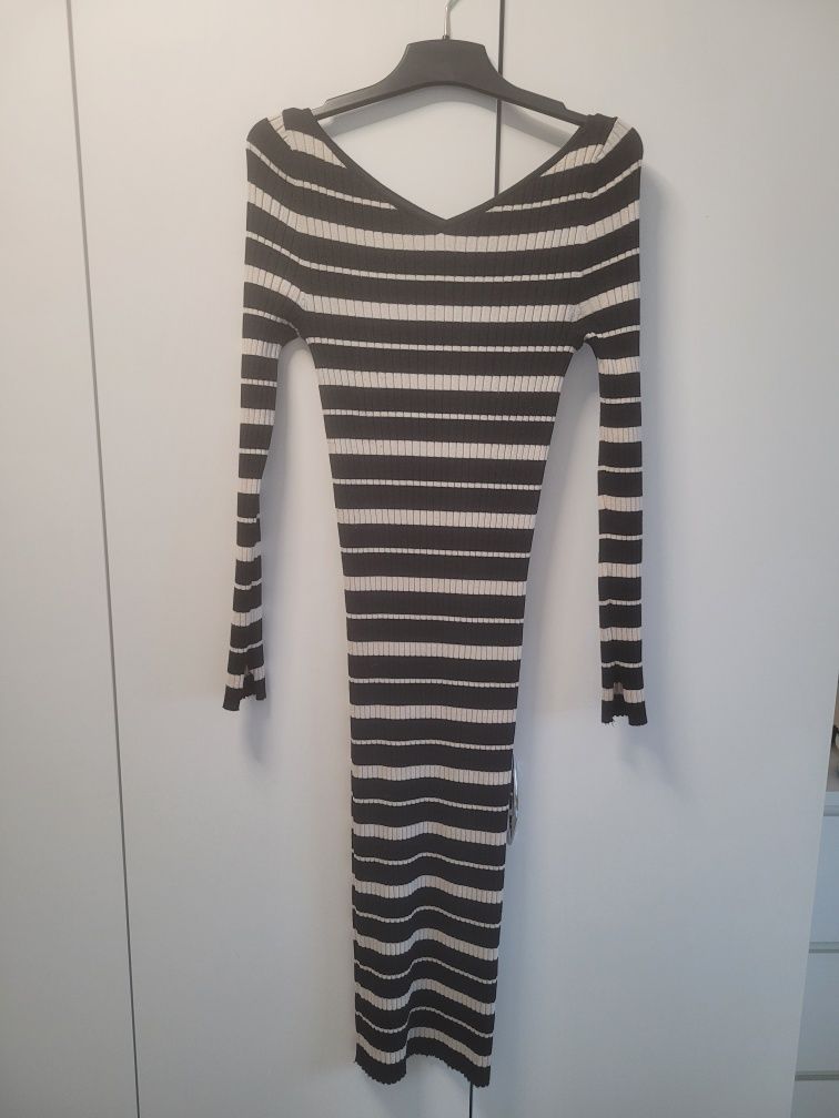 Sweterkowa dzianinowa midi sukienka w paski H&M S