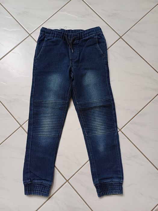 Spodnie chłopięce r 134