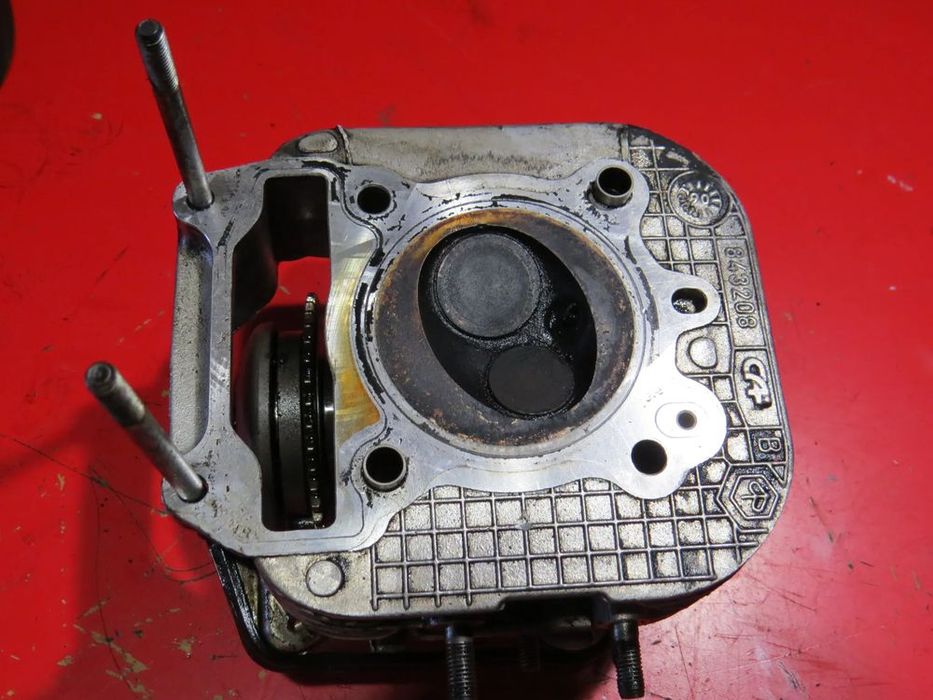 piaggio x8 125 150 180 x7 x9 mp3 vespa beverly atlantic głowica zawor