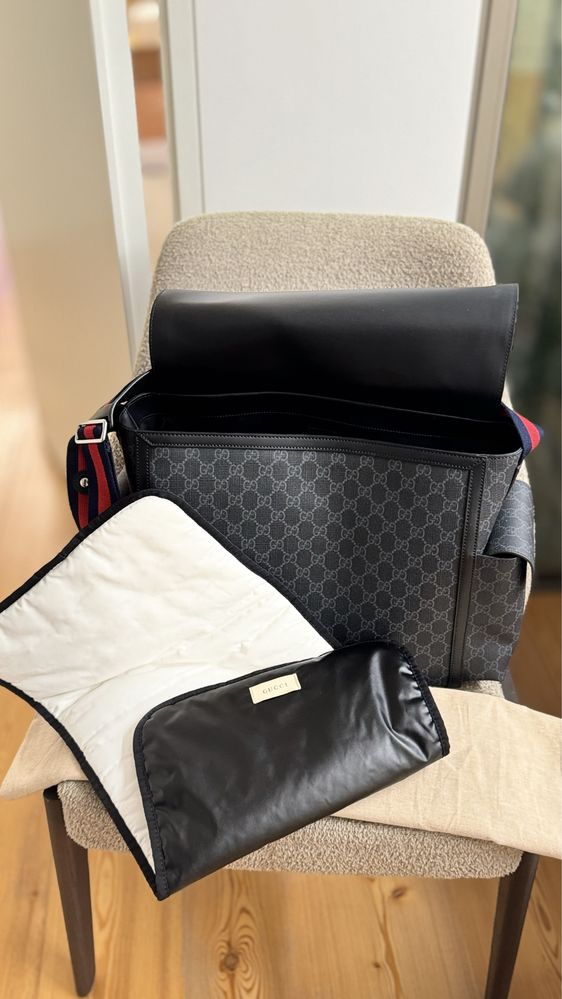 Bolsa de mãe para mudar as fraldas do bebé Gucci GG Supreme