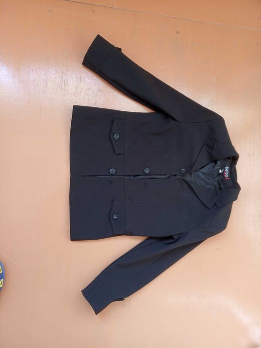 Чорний класичний піджак на зріст 134 см.