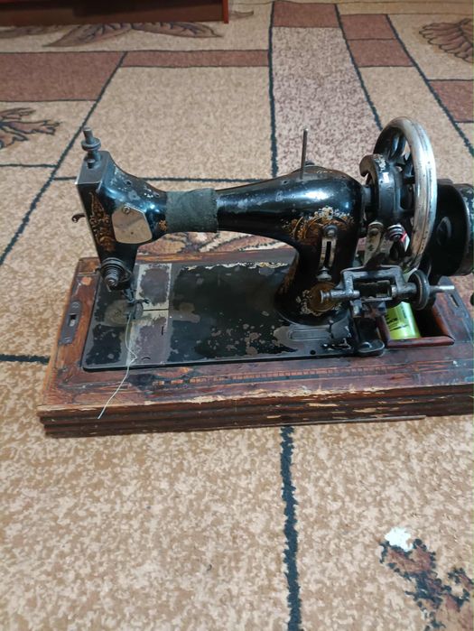 Швейна машинка Zinger