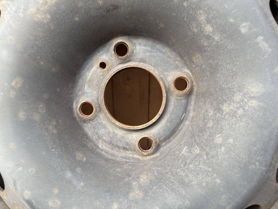 Felgi stalowe 4x108 R16 (*opony zimowe) GRATIS kołpaki