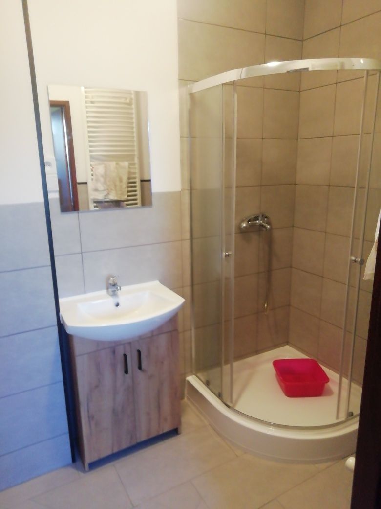Mieszkanie 51,29m2,  2 garaże, 2 ogródki, duża piwnica i poddasze.