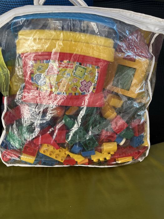 Legos, garagem e dois jogos bebe