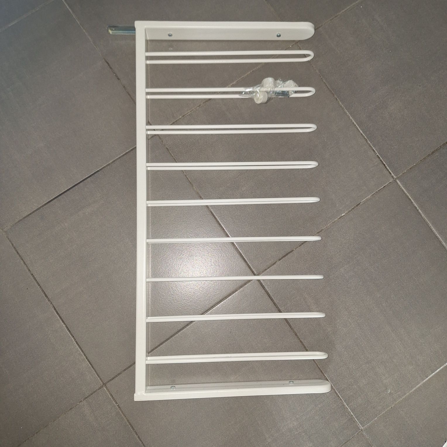 Wieszak wysuwany na spodnie Ikea