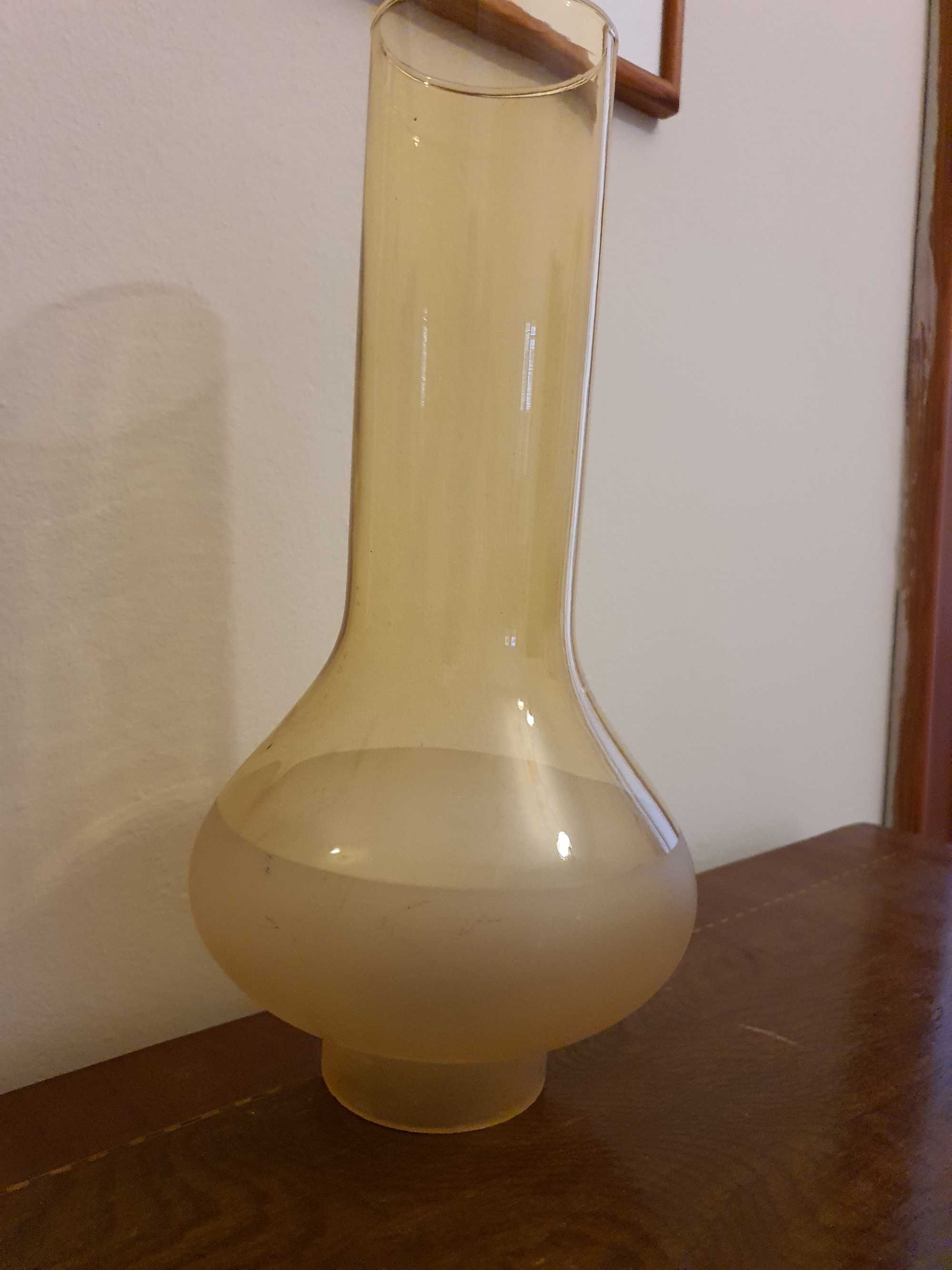 Klosz szklany do lampy.