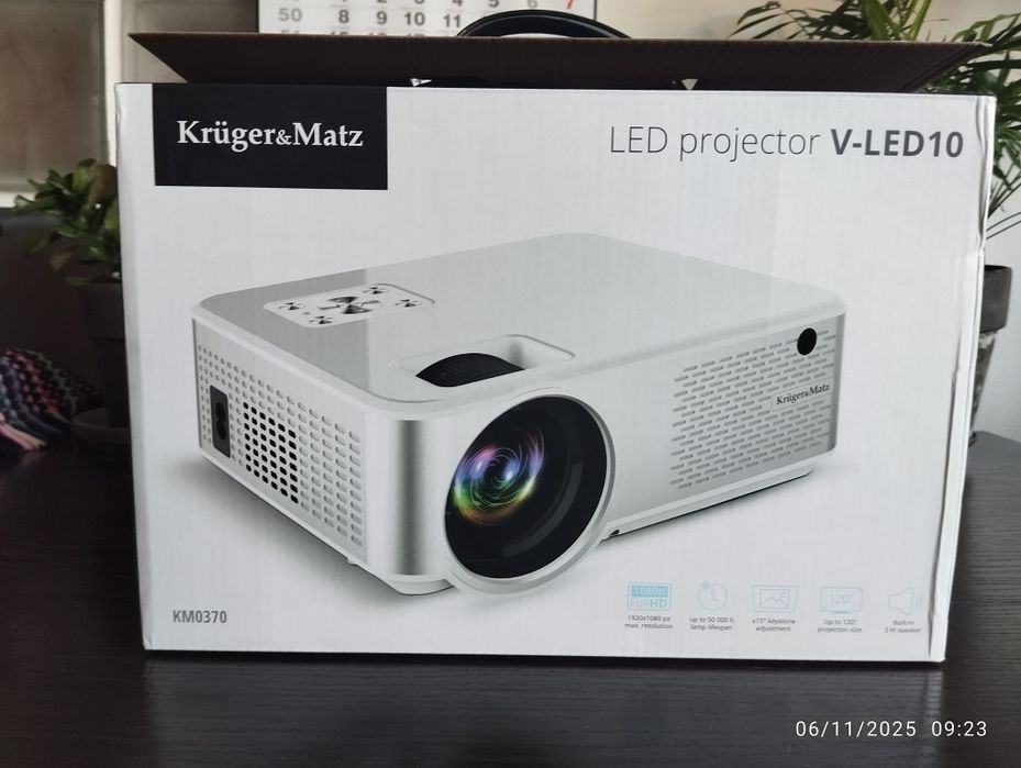 Nowy projektor Krüger&Matz V-LED10 LED Full HD – bez kabla