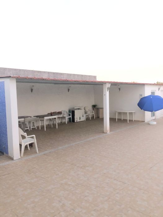 Aluga-se quinta para eventos com piscina