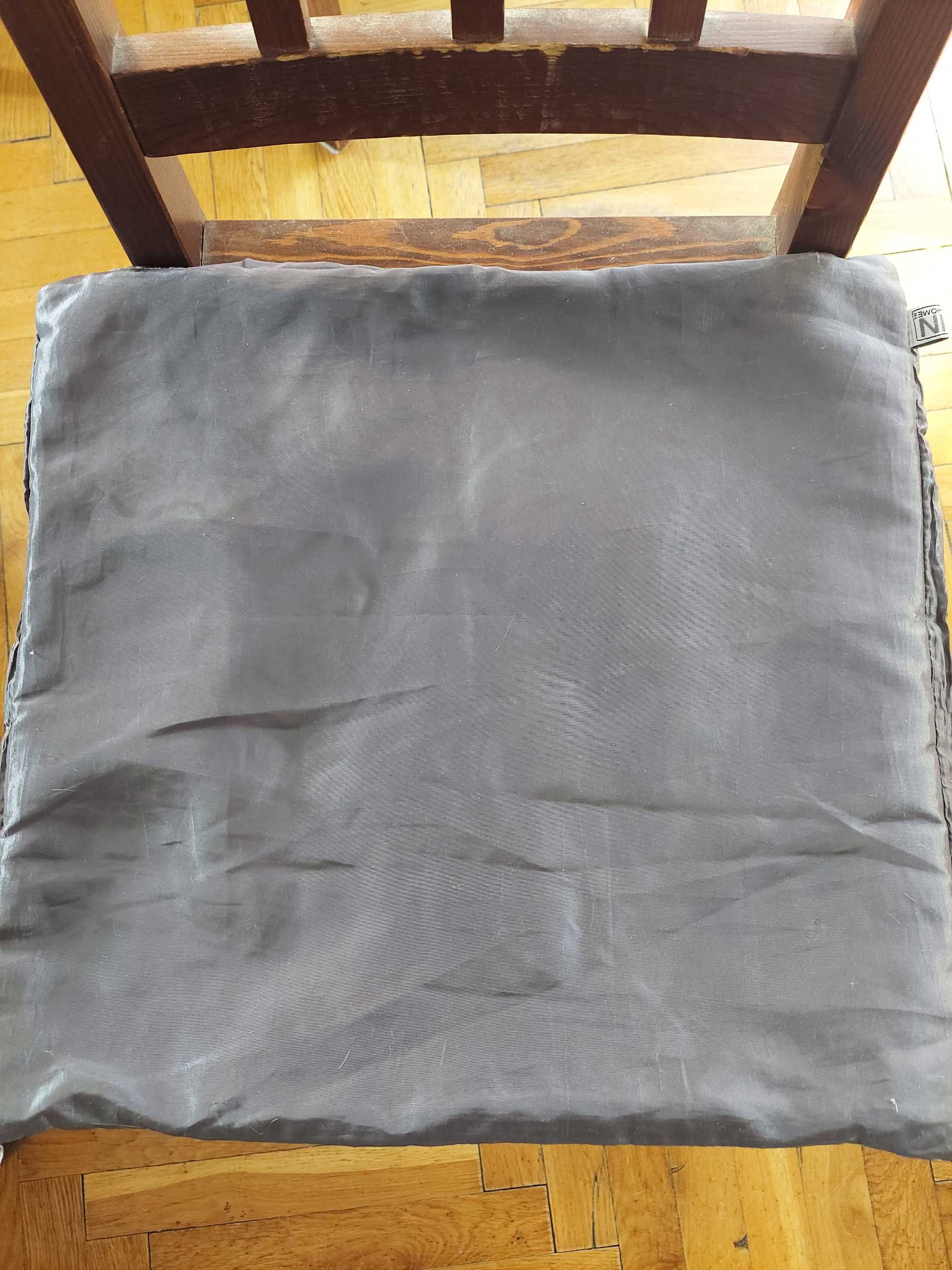 Ozdobna poszewka na poduszkę typu jasiek 40x40 cm, srebrzysta