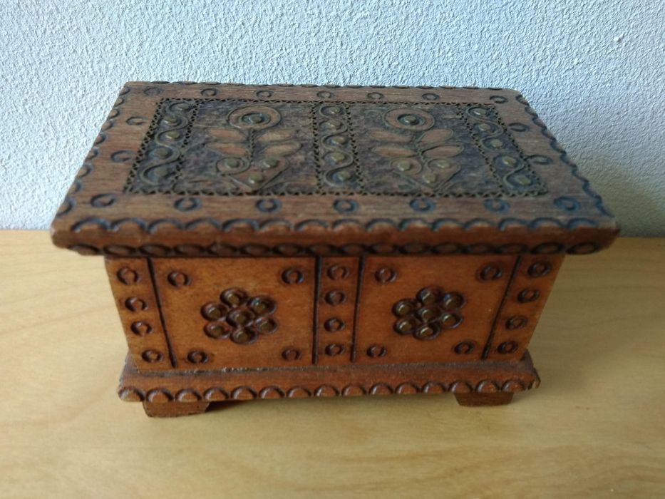 Pudełko na obrączki na biżuterię