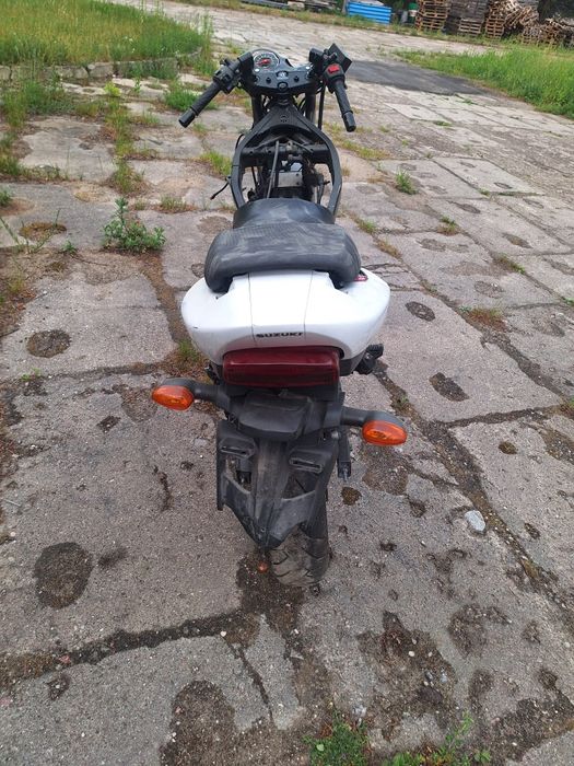 Suzuki GS500F w całości