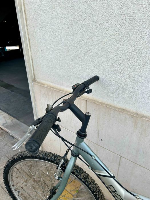 Bicicleta com pouco uso