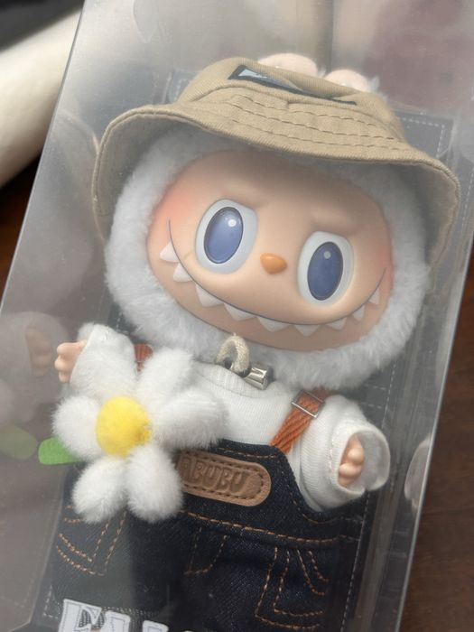 POPMART Labubu Special/limited edition Fall in Wild