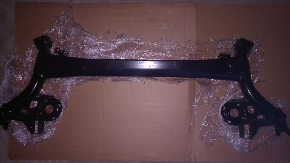 Підрамник задньої підвіски, задня балка Polo 9N ,нова!в наявності!